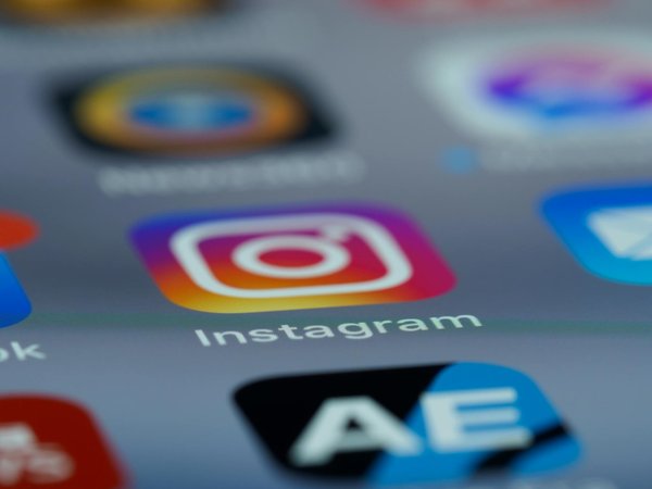 Quels sont les défis de la création d'un jeu de sport avec des mécaniques de gestion de carrière?